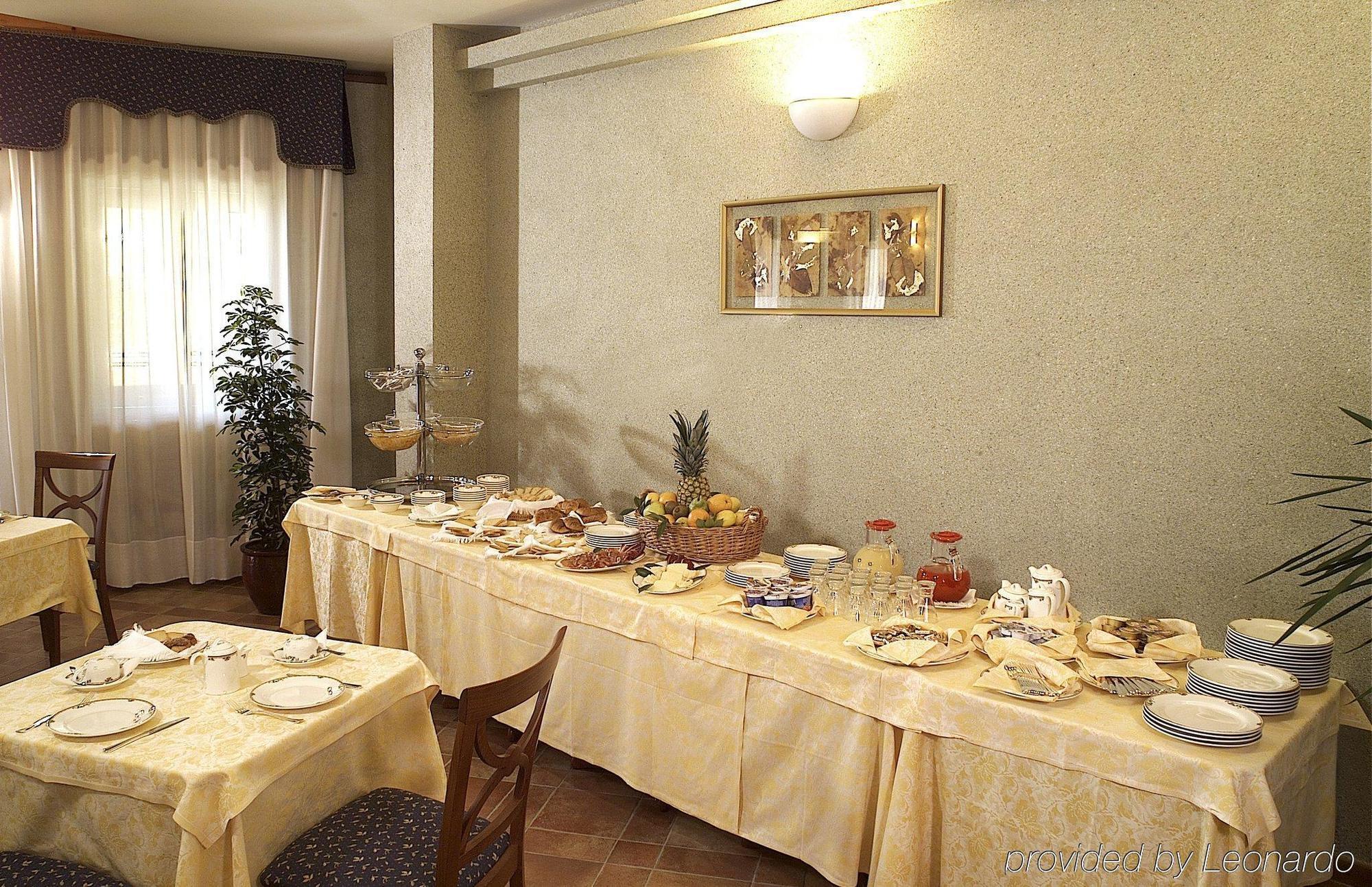 Hotel San Giorgio Sangano Restaurace fotografie